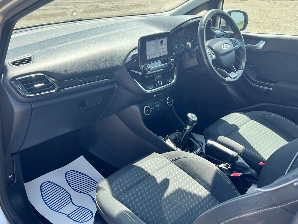 Ford Fiesta 1.1 Ti-vct Zetec Euro 6 Ss YG67ZMV Silver #4