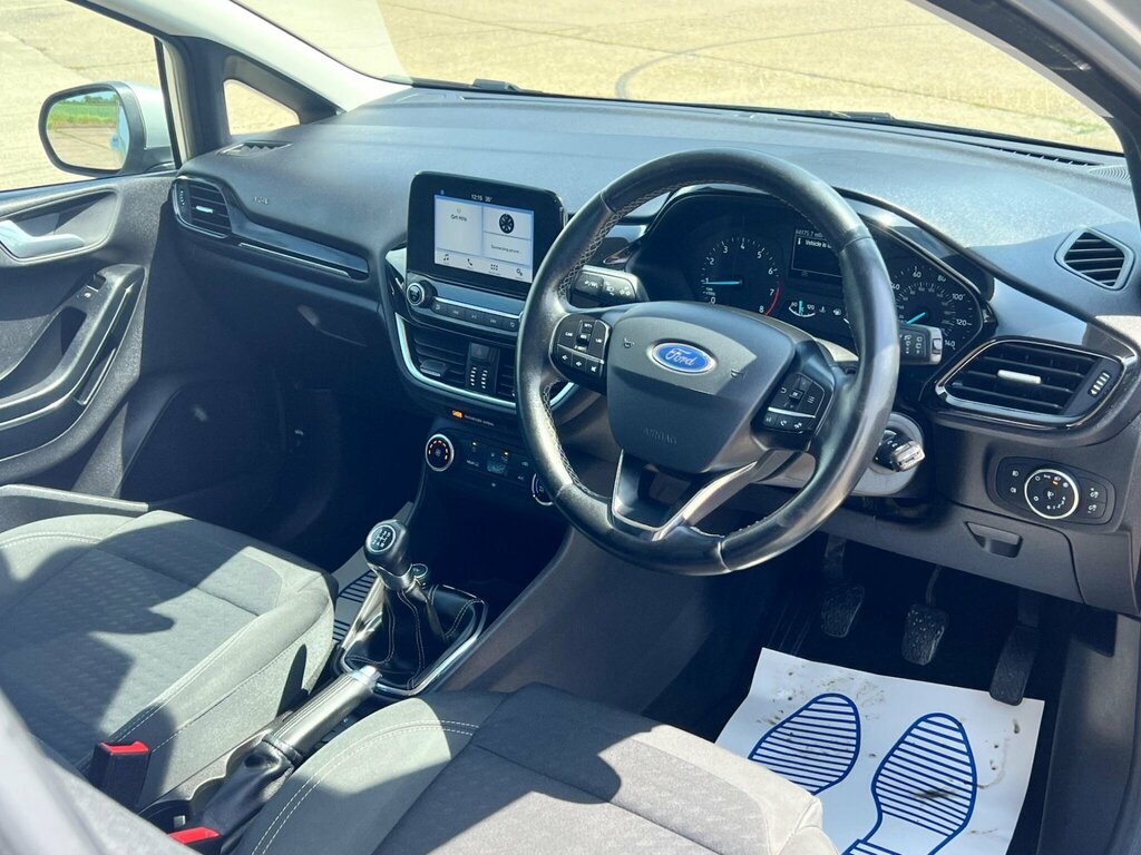 Ford Fiesta 1.1 Ti-vct Zetec Euro 6 Ss Silver