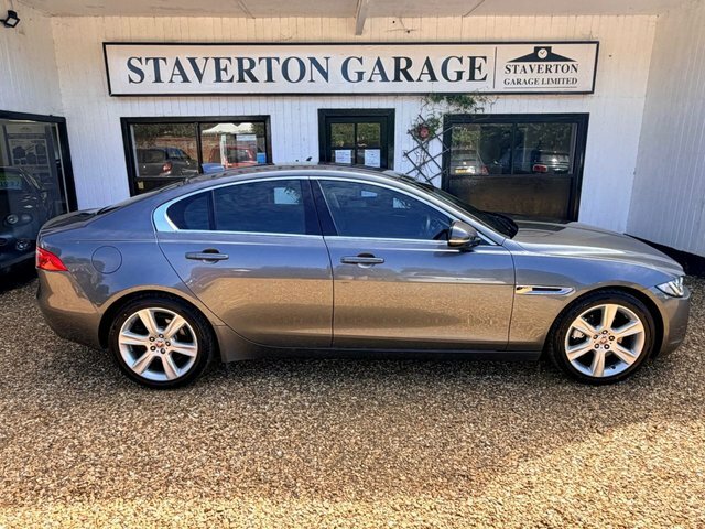 Jaguar XE 2.0D Portfolio Saloon Euro 6 Ss OE66WNN Grey #5