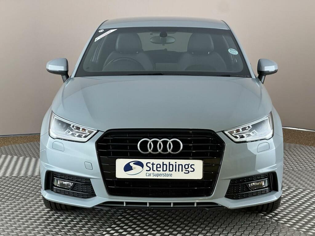 Audi A1 1.0 Tfsi Black Edition Euro 6 Ss FM18NKF #2