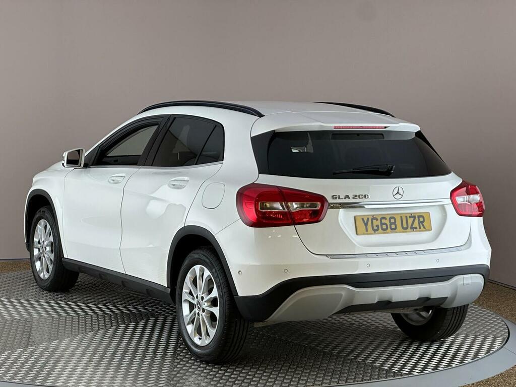 Mercedes-Benz GLA Class 1.6 Gla200 Se Executive Euro 6 Ss YG68UZR #4