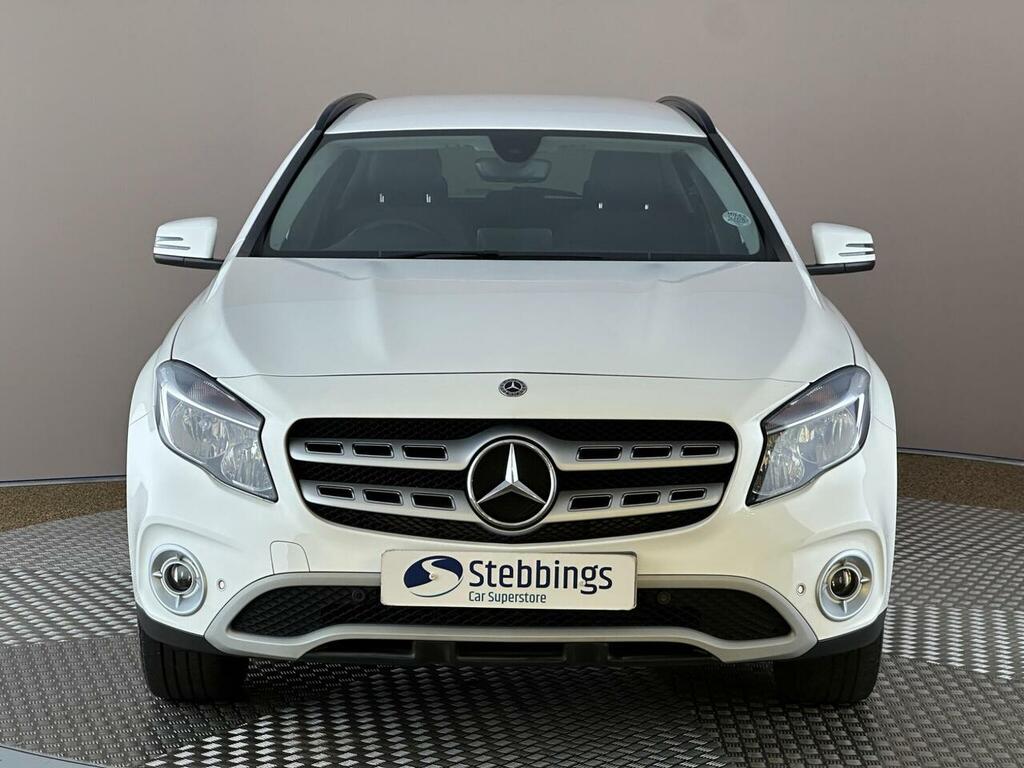 Mercedes-Benz GLA Class 1.6 Gla200 Se Executive Euro 6 Ss YG68UZR #2