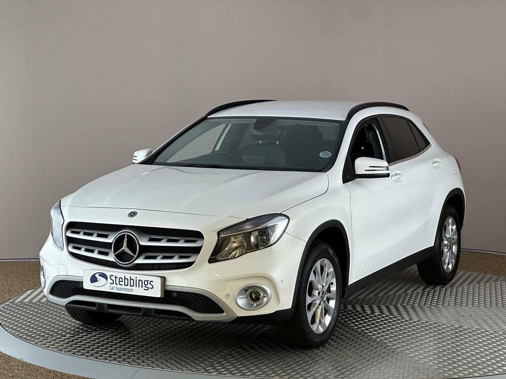 Mercedes-Benz GLA Class 1.6 Gla200 Se Executive Euro 6 Ss YG68UZR #3