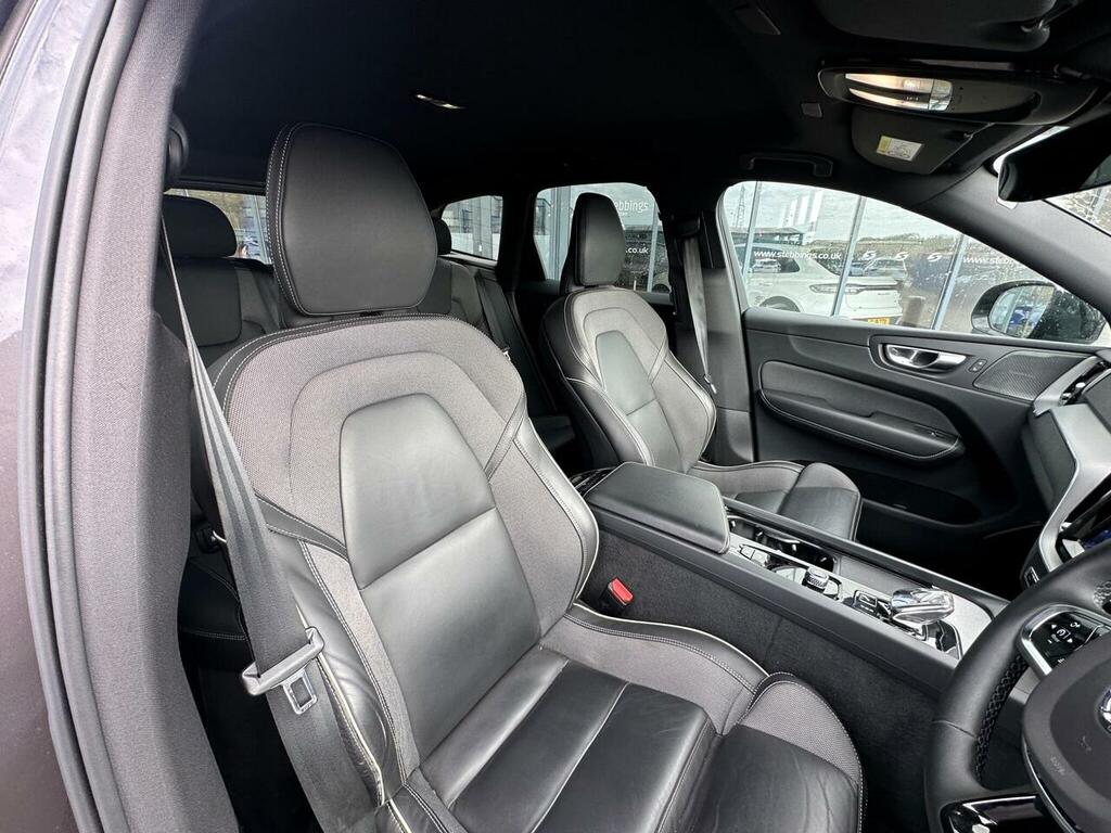 Volvo XC60 2.0 B5 Mhev Plus Awd Euro 6 Ss WG72PXY #2