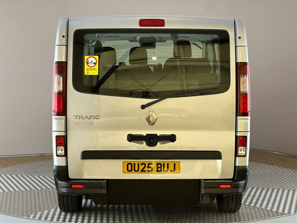Renault Trafic Minibus OU25BUJ #5