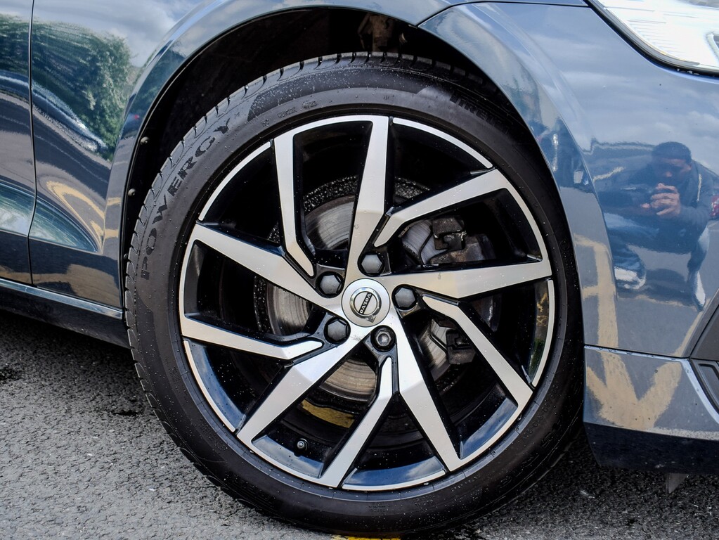 Volvo V60 D4 Momentum Pro