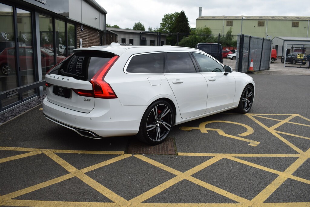 Volvo V90 D4 R-design BV17UNG White #3