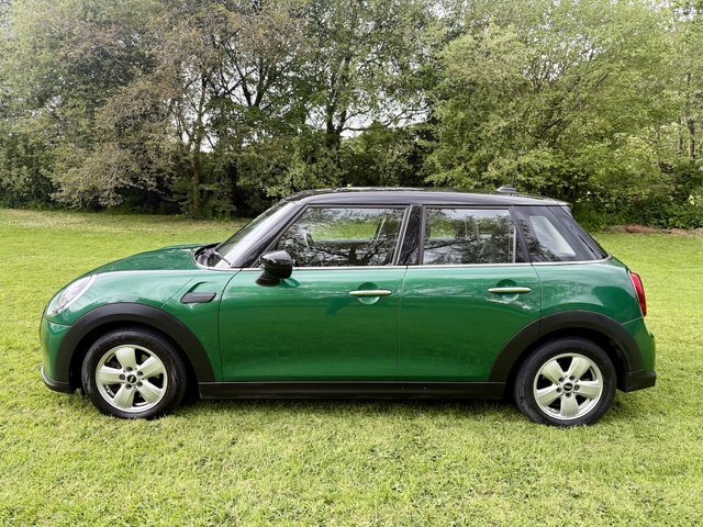 Mini Hatch Cooper Classic Hatchback YG22ULL Green #5