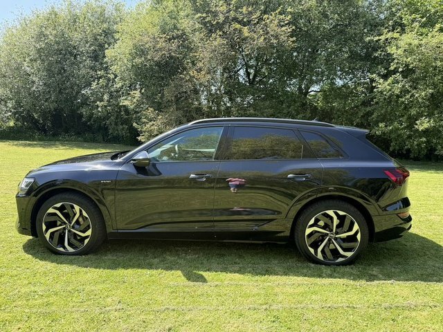 Audi E-tron Black Edition Suv HG72XEF Black #5