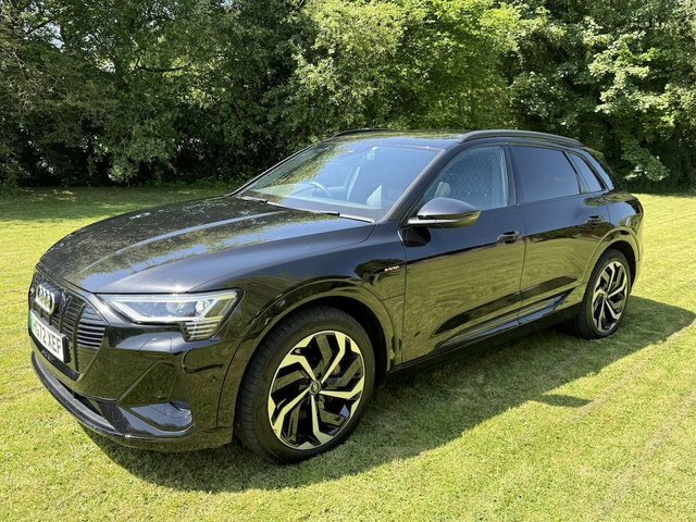 Audi E-tron Black Edition Suv HG72XEF Black #4