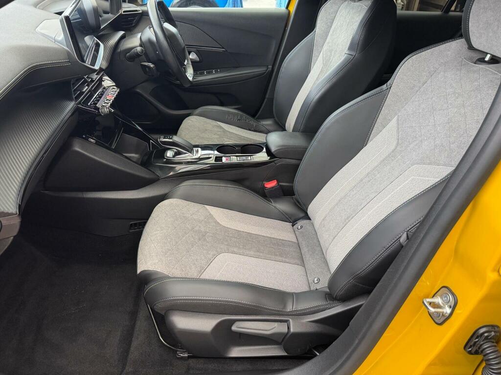 Peugeot e-208 Hatchback 50Kwh Gt Premium 202121 FV21BDE Yellow #3