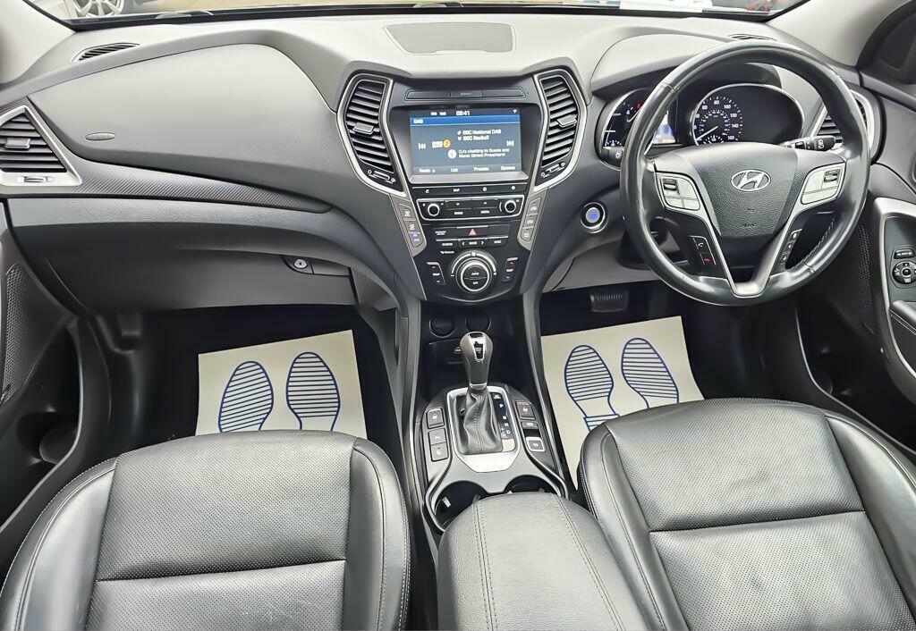 Hyundai Santa Fe 2.2 Crdi Blue Drive Premium Se 4Wd Euro 6 S Black #2