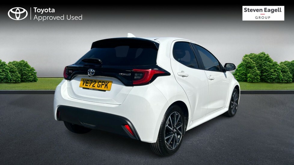 Toyota Yaris 1.5 Vvt-h Design E-cvt Euro 6 Ss VE72GPK White #3