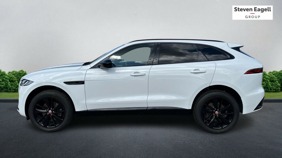 Jaguar F-Pace 2.0 D200 Mhev R-dynamic Black Awd Euro 6 Ss BV72MLY White #3