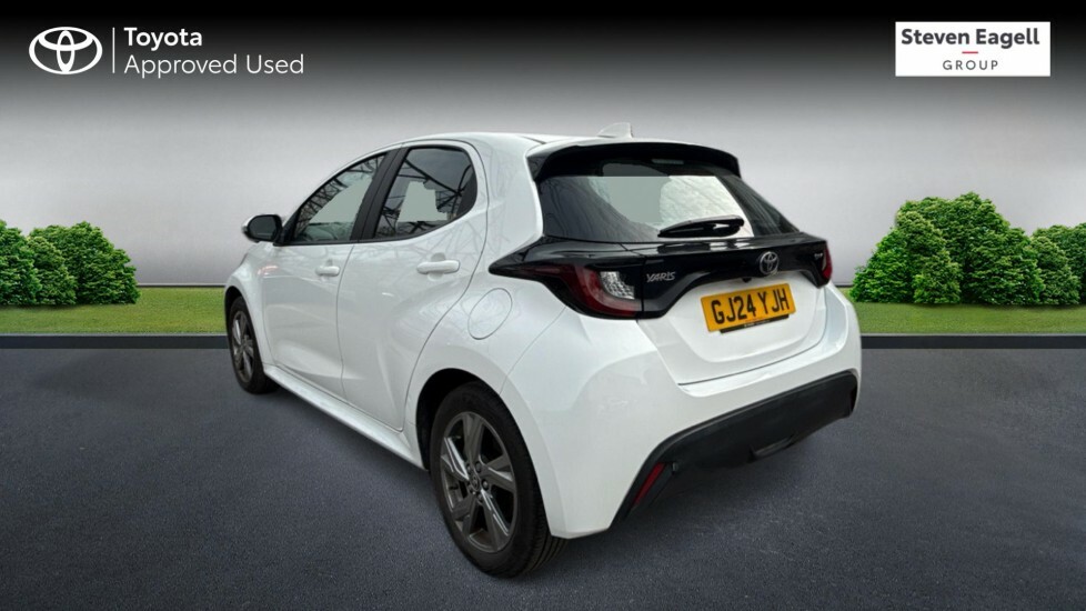 Toyota Yaris 1.5 Vvt-h Icon Hatchback Hybrid E-cvt E GJ24YJH White #6