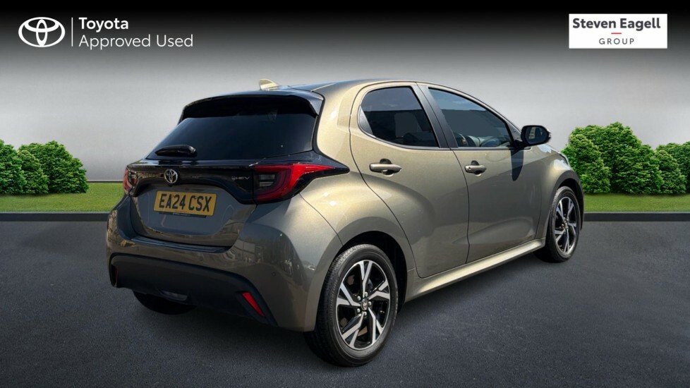 Toyota Yaris 1.5 Vvt-h Design Hatchback Hybrid E-cvt EA24CSX Brown #2