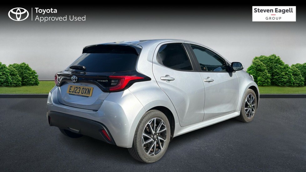 Toyota Yaris 1.5 Vvt-h Design Hatchback Hybrid E-cvt EJ23OXN Silver #2