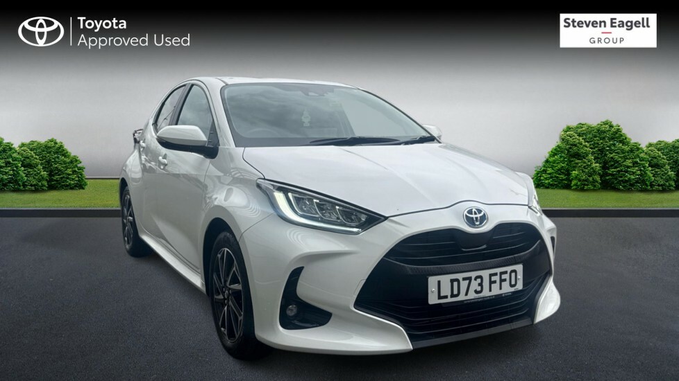 Toyota Yaris 1.5 Vvt-h Design Hatchback Hybrid E-cvt White