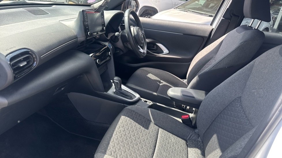 Toyota Yaris Cross 1.5 Vvt-h Design E-cvt Euro 6 Ss EF73YXD White #5