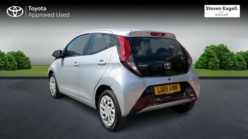 Toyota Aygo 1.0 Vvt-i X-play X-shift Euro 6 LU19ANR Silver #4