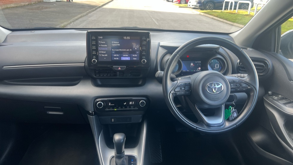 Toyota Yaris 1.5 Vvt-h Design E-cvt Euro 6 Ss AP73CAX Brown #6