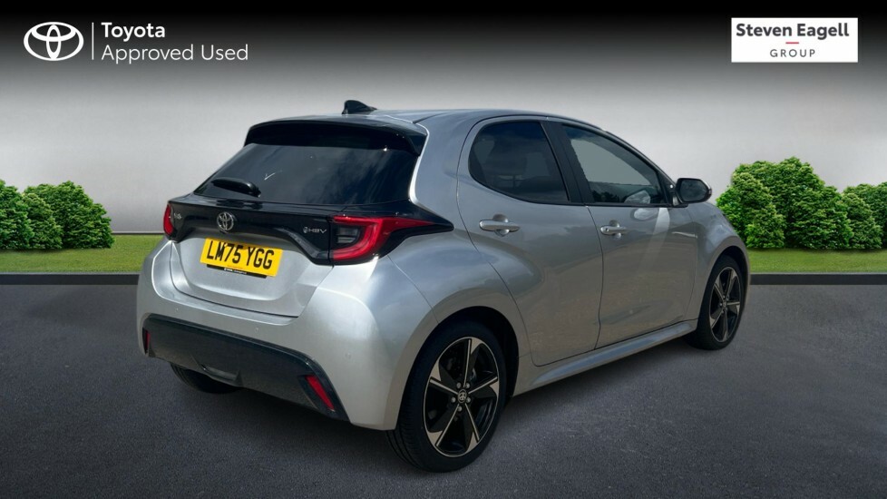 Toyota Yaris 1.5 Vvt-h Excel E-cvt Euro 6 Ss LM75YGG Silver #2