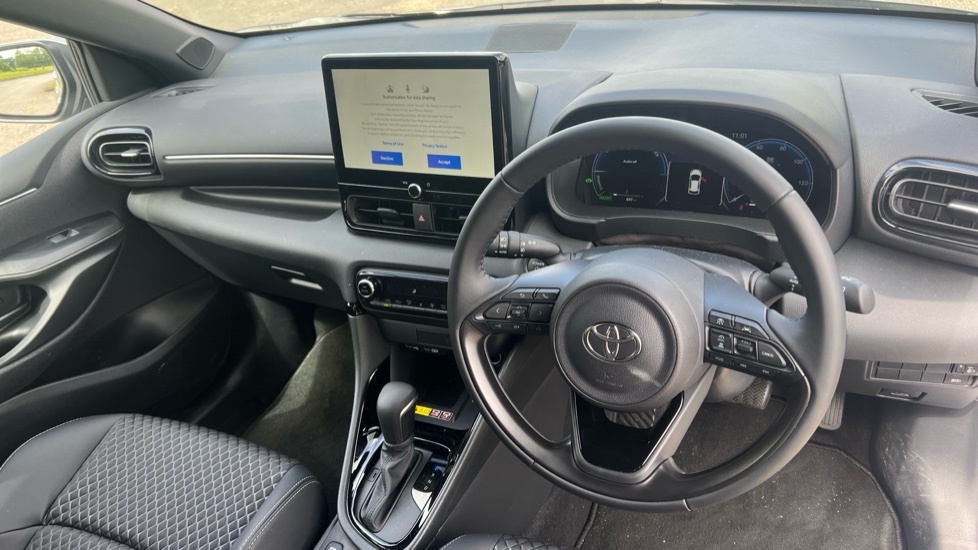 Toyota Yaris 1.5 Vvt-h Excel E-cvt Euro 6 Ss LM75YGG Silver #6
