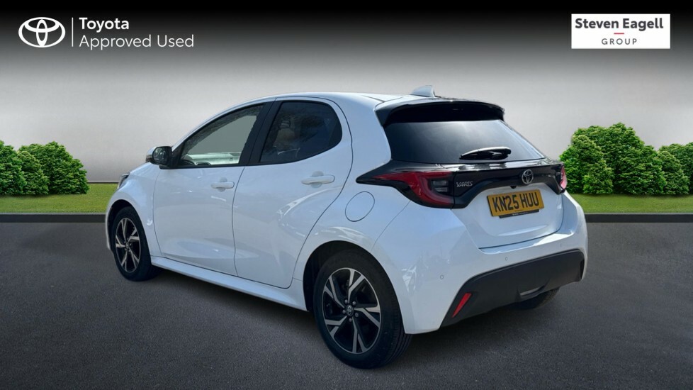 Toyota Yaris 1.5 Vvt-h Design Hatchback Hybrid E-cvt KN25HUU White #4