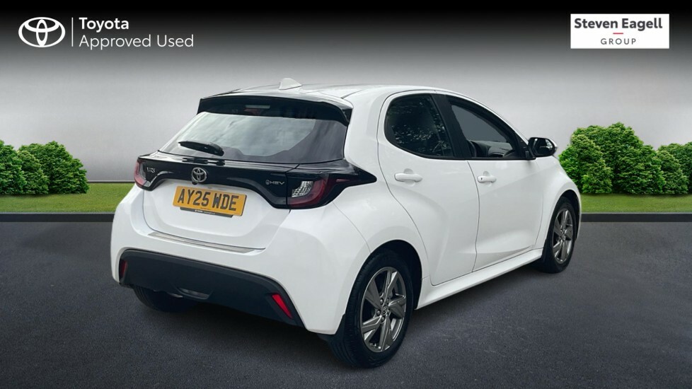 Toyota Yaris 1.5 Vvt-h Icon E-cvt Euro 6 Ss AY25WDE White #2