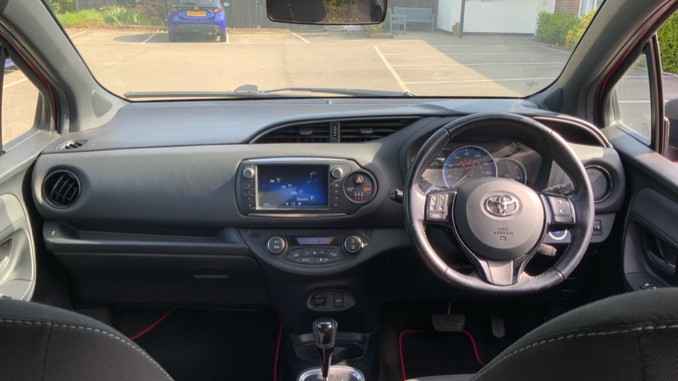 Toyota Yaris 1.5 Vvt-h Design Hatchback Hybrid E-cvt YN66RUO Red #6