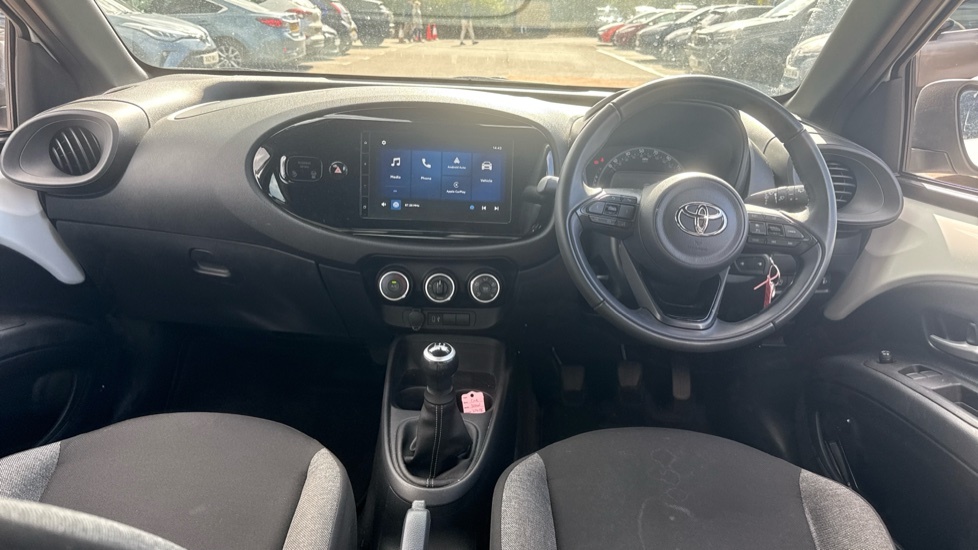 Toyota Aygo X 1.0 Vvt-i Pure Hatchback Euro 6 KV24MVF White #5