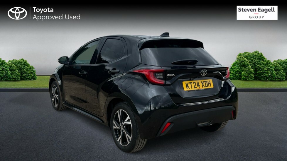 Toyota Yaris 1.5 Vvt-h Design E-cvt Euro 6 Ss KT24XDH Black #4