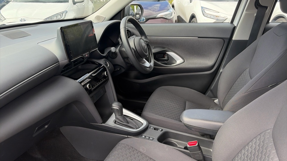 Toyota Yaris Cross 1.5 Vvt-h Icon Suv Hybrid E-cvt Euro 6 KS24JSY White #5