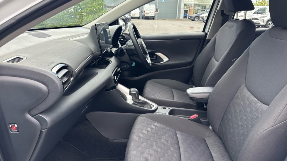 Toyota Yaris 1.5 Vvt-h Icon Hatchback Hybrid E-cvt E EK74XNR White #5