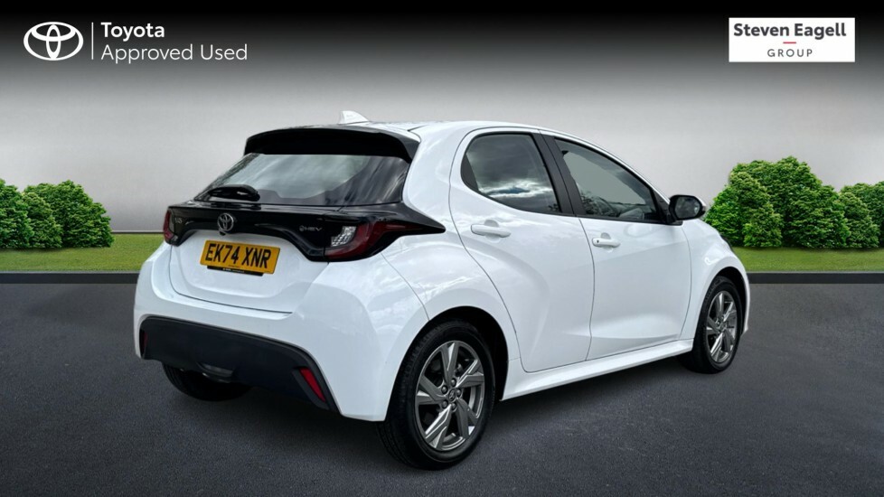 Toyota Yaris 1.5 Vvt-h Icon Hatchback Hybrid E-cvt E EK74XNR White #2