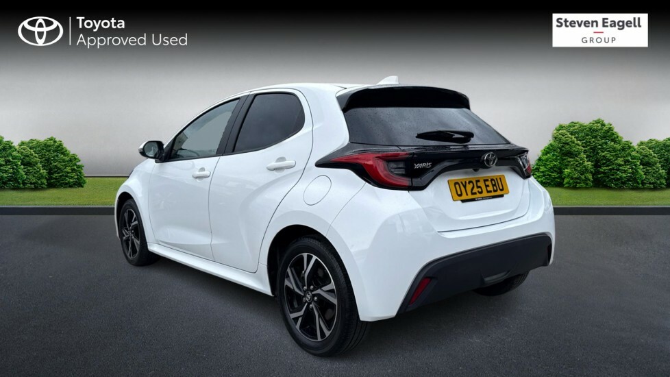 Toyota Yaris 1.5 Vvt-h Design E-cvt Euro 6 Ss OY25EBU White #4