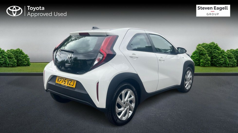 Toyota Aygo X 1.0 Vvt-i Pure Euro 6 Ss KP75VZJ White #2