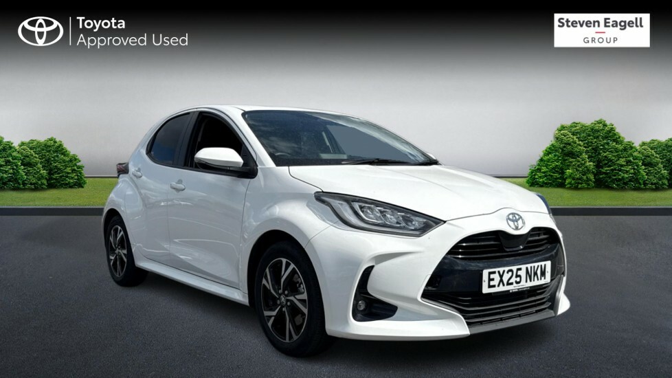 Toyota Yaris 1.5 Vvt-h Design E-cvt Euro 6 Ss White