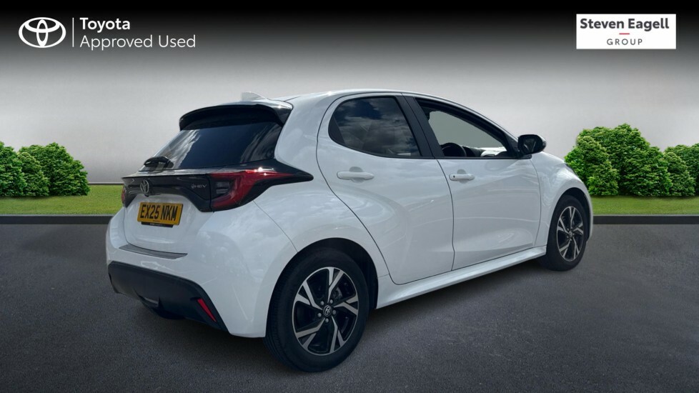 Toyota Yaris 1.5 Vvt-h Design E-cvt Euro 6 Ss EX25NKM White #2