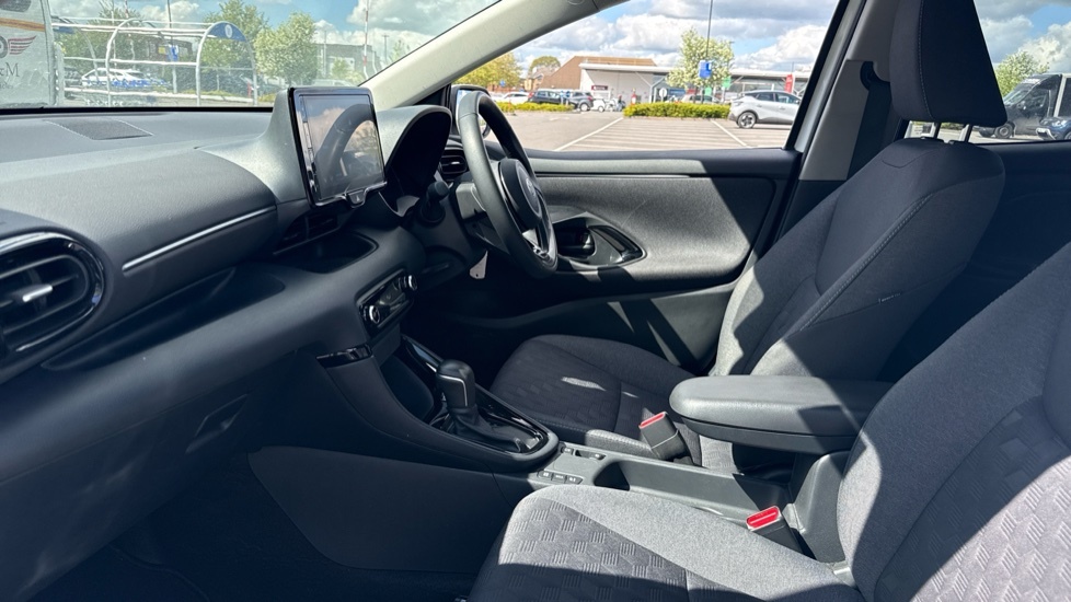 Toyota Yaris 1.5 Vvt-h Design E-cvt Euro 6 Ss EX25NKM White #5