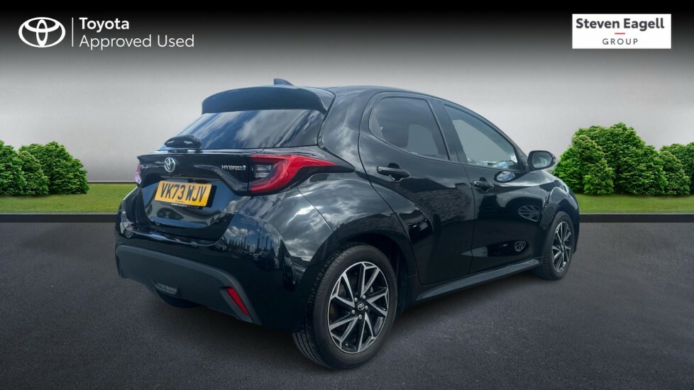 Toyota Yaris 1.5 Vvt-h Design E-cvt Euro 6 Ss VK73WJV Black #2