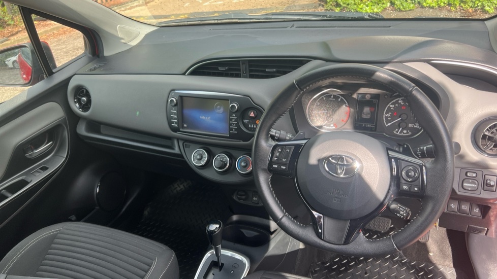 Toyota Yaris 1.5 Vvt-i Icon Tech Cvt Euro 6 Red #6