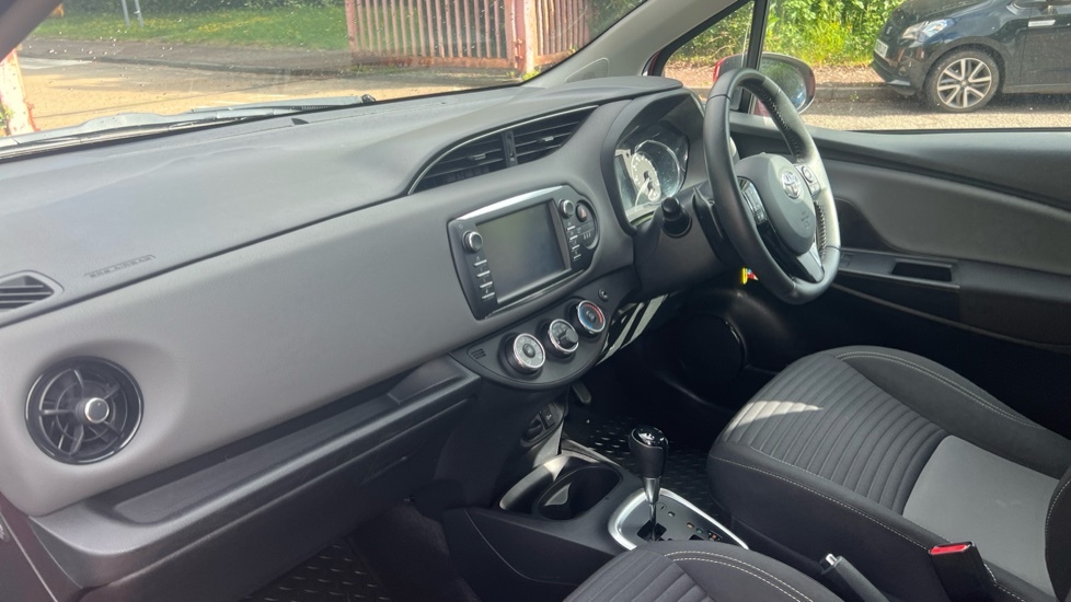 Toyota Yaris 1.5 Vvt-i Icon Tech Cvt Euro 6 Red #5