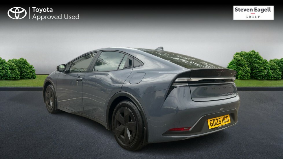Toyota Prius 2.0 13.6Kwh Design Hatchback Plug-in Hy GD25HCG #4
