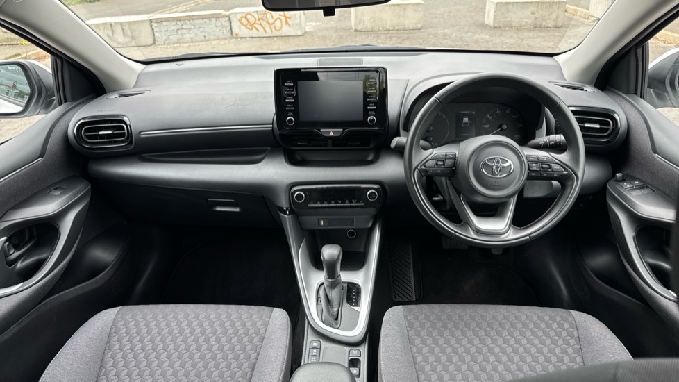 Toyota Yaris 1.5 Vvt-h Icon Hatchback Hybrid E-cvt E EN23TNK White #6