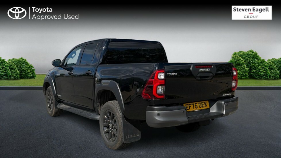 Toyota HILUX 2.8 D-4d-h Invincible X 4Wd Euro 6 EF75OEK Black #4