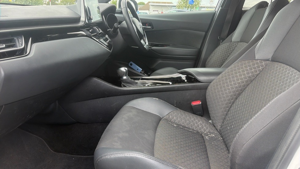 Toyota C-Hr 1.8 Vvt-h Design Cvt Euro 6 Ss EK72WVL White #5