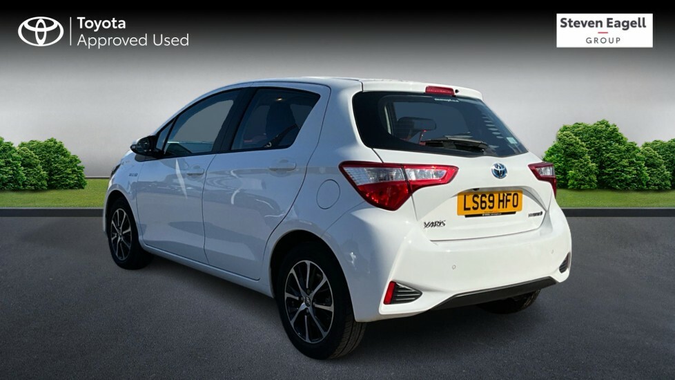 Toyota Yaris 1.5 Vvt-h Icon Tech E-cvt Euro 6 Ss LS69HFO White #4