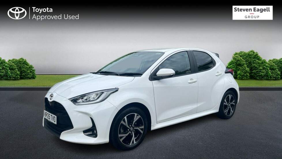 Toyota Yaris 1.5 Hybrid Design Cvt KP25TVO White #3