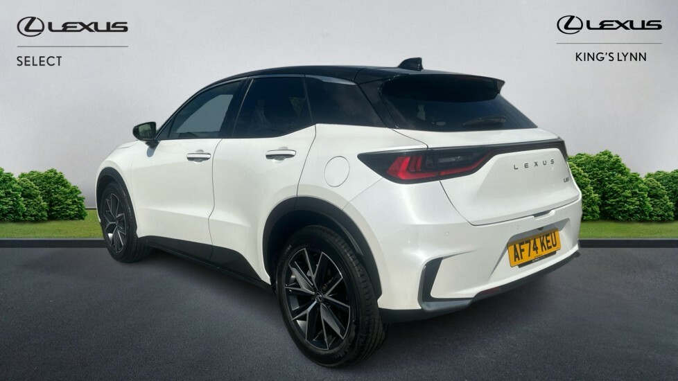 Lexus LBX 1.5 Vvt-ie Premium Plus Design Suv Hybr AF74KEU White #2